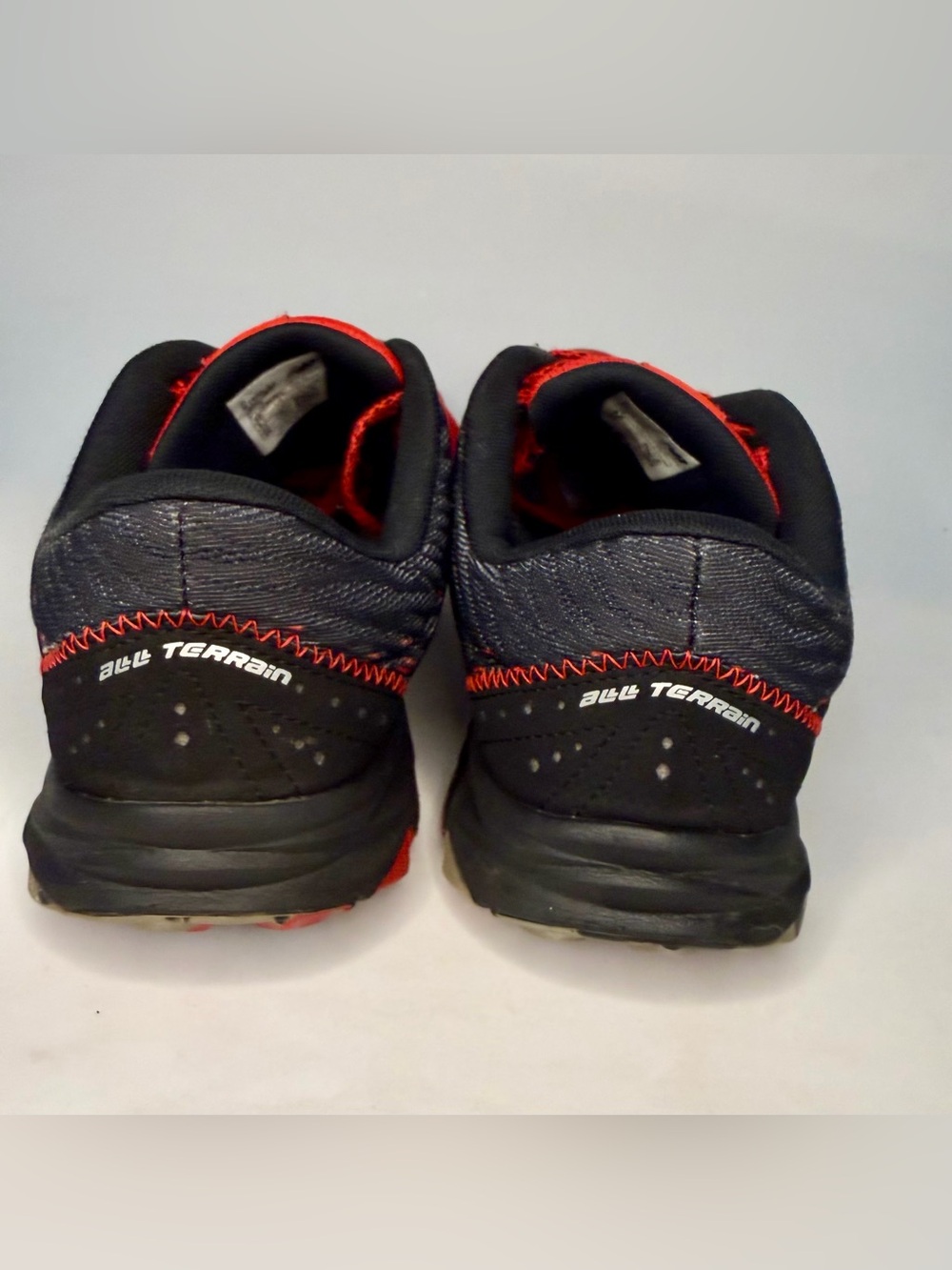 New Balance 690 v2 Shoes Sneakers Mens 10 D Red Lace Up Jogging Walking MINT - Picture 8 of 16